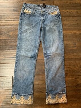 Stylish & Elegant Straight Leg Women’s Denim Jeans w/Lace Cuff. Pre-owned. 30x30